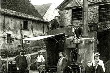 Auxey-le-Grand Cotes d-Or - Distillerie de la maison Jh Leroy fils