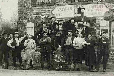 Les representants du syndicat des bouilleurs de cru