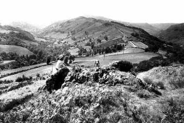 Saint-Projet-de-Salers  la bergere