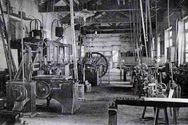 Ecole pratique  atelier de forge et d  ajustage