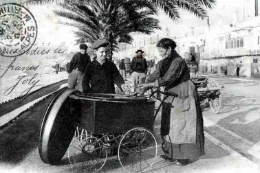 Dans la rue une marchande de Socca