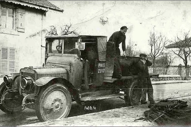 Les Auvergnats de Paris  livraison de charbon