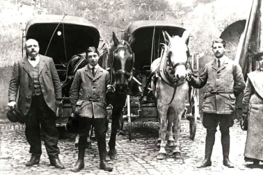 Les marchands negociants-voyageurs  colporteurs prets pour le depart
