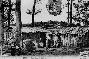 Loge de bucheron en Foret de Russy