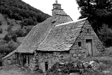 Cantal Vallee de Brezons une ancienne ferme