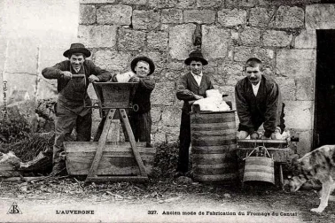 La fabrication du fromage l Auvergne Ancien mode de fabrication de fromage le Cantal