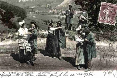 Folklore Auvergnat Types d Auvergne Auvergnates en costumes qui dansee la Bourree