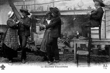 Le folklore Auvergnat La Bourree d Auvergne dans une maison