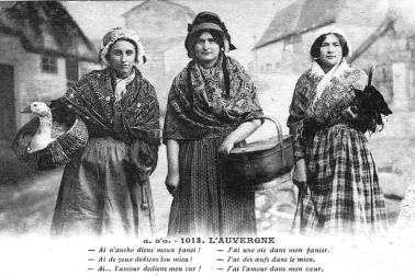 L Auvergne trois femmes de retour du marche