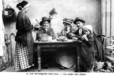 Les Auvergnats chez eux  tradition Auvergnate  la soupe aux choux