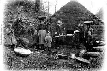 Les Auvergnats l Auvergne Le four banal