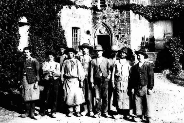 Fontanges un groupe de personnes