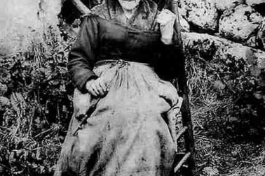 Cantal une vieille Dame Cantalienes