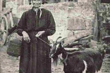 Au pays la fermiere et sa chevre