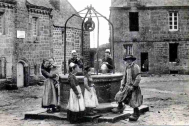 Le puits banal de la place du bourg