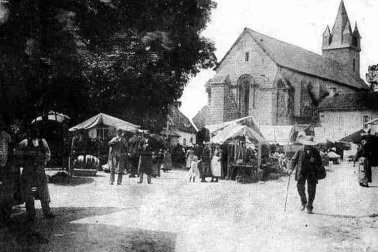 Place du marche autour de l eglise