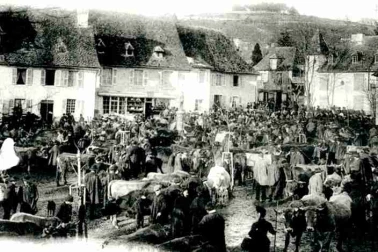 Calvinet dans le Cantal un jour de foire