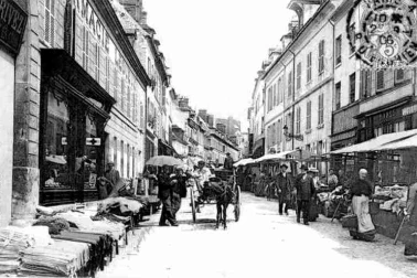 La rue principale un jour de marche