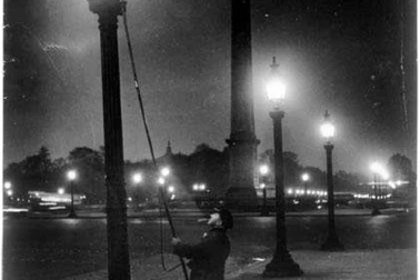 Allumeur de reverberes en 1933