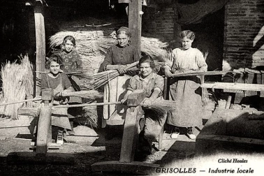 Industrie locale fabrication de balais Grisolles femmes cousant des balais