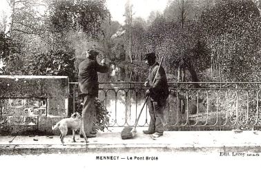 Petite pause pour le balayeur sur le pont brule