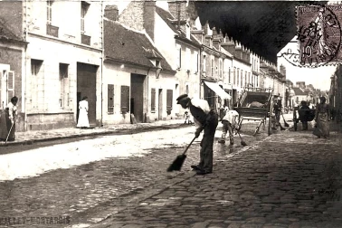 Les balayeurs a l oeuvre dans les rues de la ville