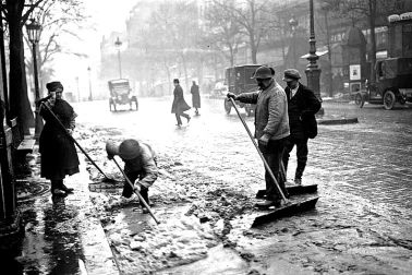 Les balayeurs de rues de la vie quotidienne des Francais de 1900