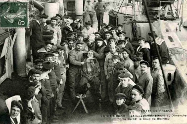 Cotes de France la vie a bord un barbier le cout de blaireau