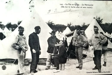 La Vie au Camp - Le Perruquier