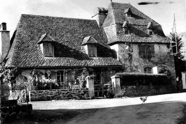 Cantal maison pitoresque
