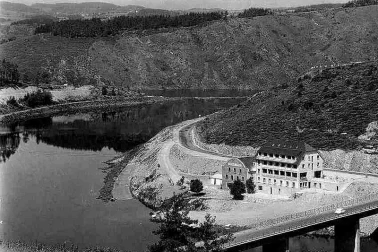 Le garabit-Hotel proche du Viaduc de Garabit avec la retenue