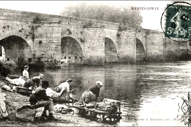 Lessiveuses sous le pont