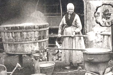 Lessiveuses au travail autrefois