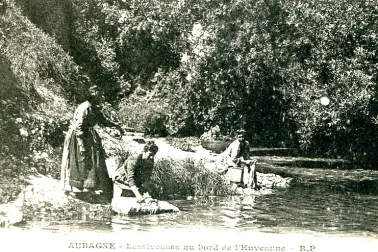 AUBAGNE Lessiveuses au bord de l Huveaune