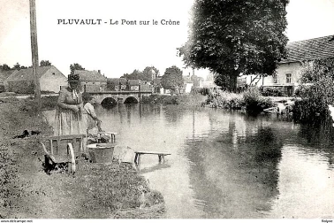 Pluvault - Lavoir Lessiveuses - Le Pont Sur Le Crone