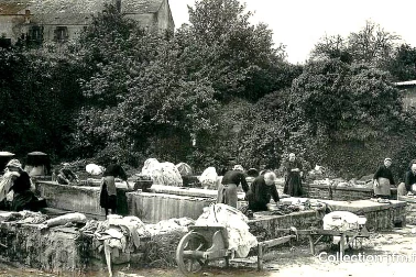 Lessiveuses au lavoir POULDERGAT