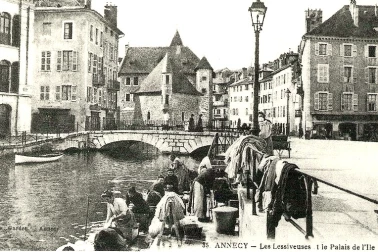 Annecy - Les lessiveuses - Le palais de l ile