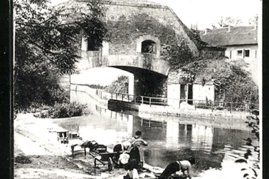 Les lessiveuses a Toul-La-Canonniere-sur-le-Canal