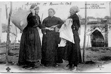 Une laveuse typique avec le sac a bandeau en 1903