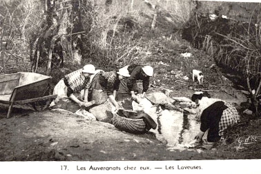 Les laveuses Les Auvergnats chez eux