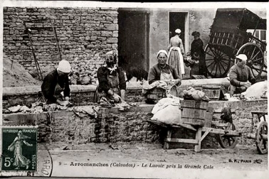 Les laveuses au lavoir pres de la grande cale