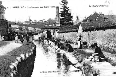 Aurillac les laveuses au bain Perret