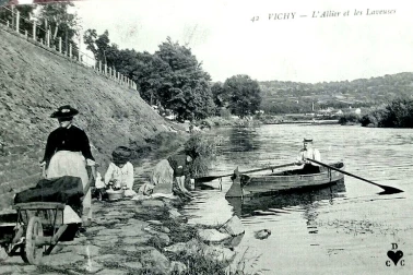 Vichy l Allier et les laveuses