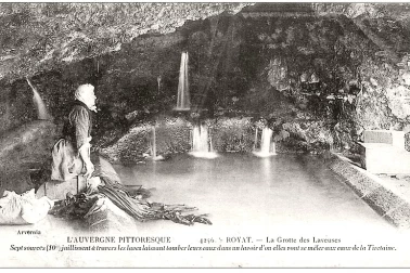 Royat - La grotte des laveuses