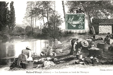 Bois-d-Oingt - Les laveuses au bord de l Azergue