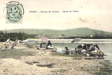 Vichy Groupe de laveuse Bords de l Allier