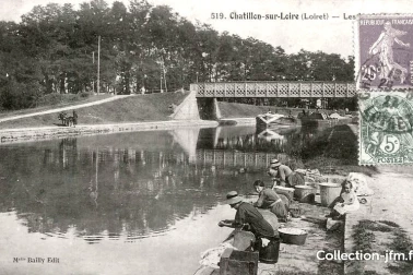 CHATILLON SUR LOIRE Les LAVEUSES