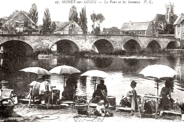 MORET sur LOING Le Pont et les Laveuses