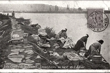 Centre de la France les Lavandieres au bord de l Allier
