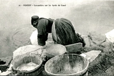 Les lavandieres sur le bord du canal